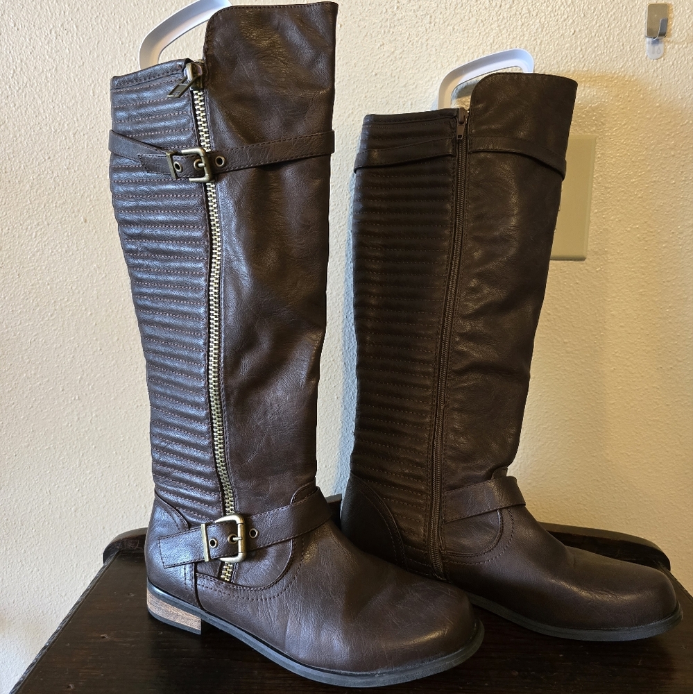 Olivia Miller Size 10 boots